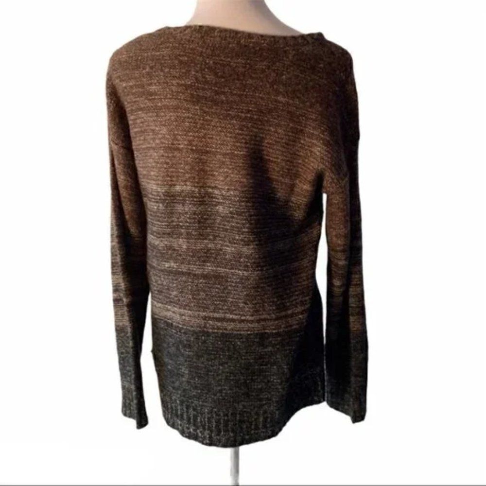 Buttons Crew Neck Women’s Sweater size M - Picture 2 of 4